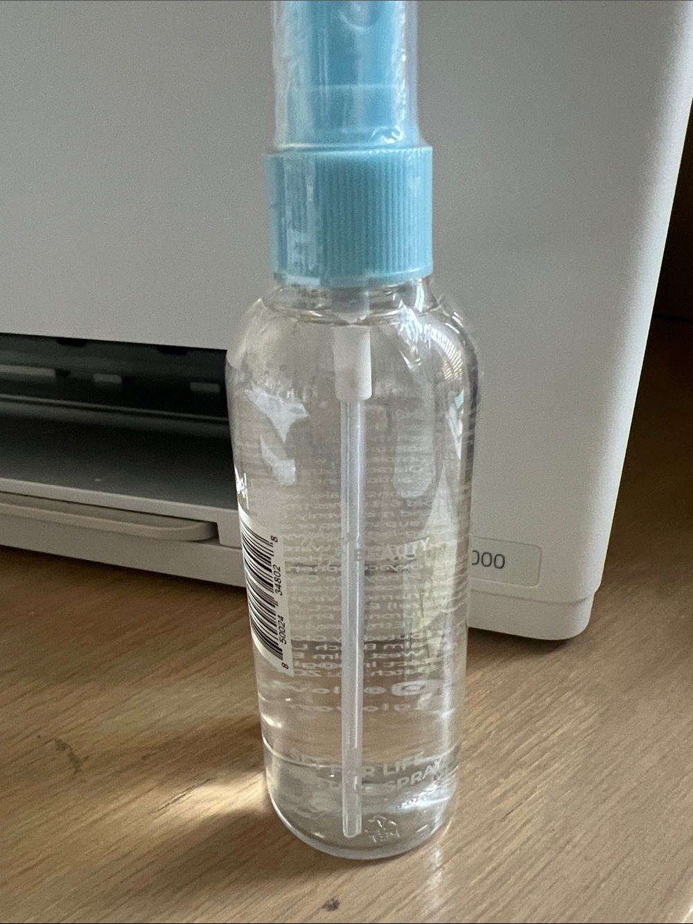 Hydrating Makeup Setting Spray - Clear with Light Blue Cap